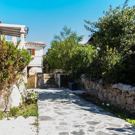 Cala Di Luce - Teloni * سان تيودورو